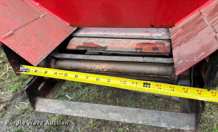 image for item EE3968 Western  spreader