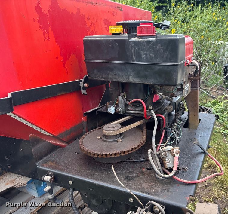 image for item EE3968 Western  spreader