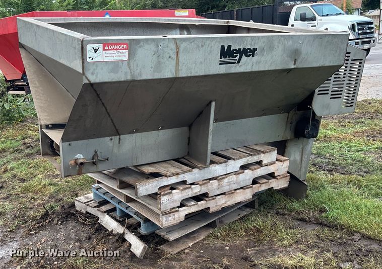 image for item EE3969 Meyer spreader