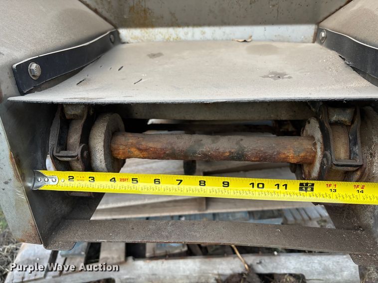 image for item EE3969 Meyer spreader