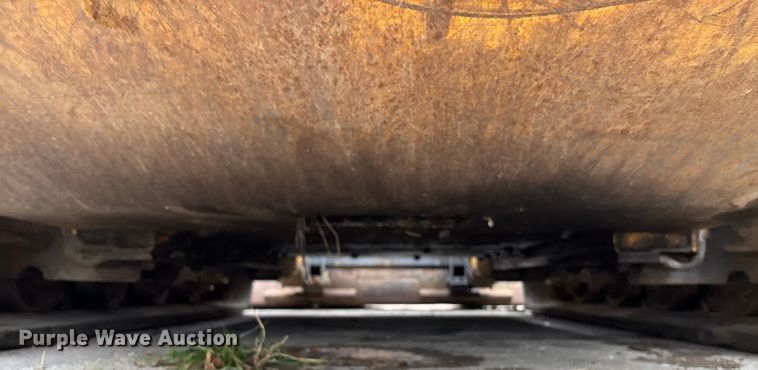 image for item EE3971 New Holland tracked skid steer loader