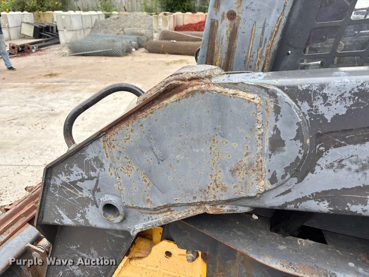 image for item EE3971 New Holland tracked skid steer loader