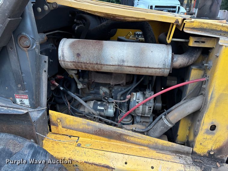 image for item EE3971 New Holland tracked skid steer loader