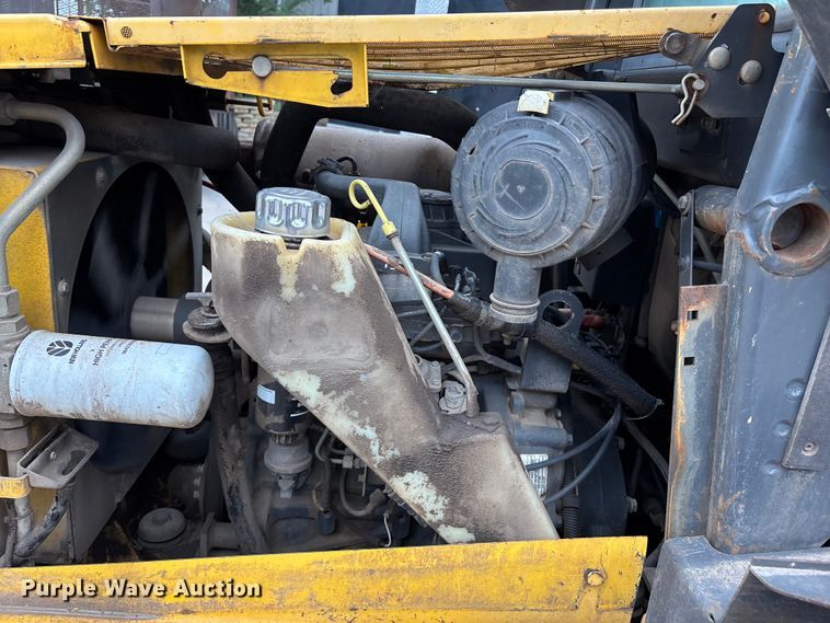 image for item EE3971 New Holland tracked skid steer loader