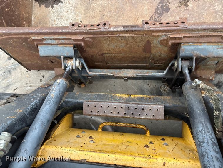 image for item EE3971 New Holland tracked skid steer loader