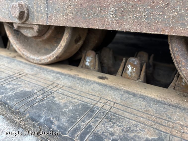 image for item EE3971 New Holland tracked skid steer loader