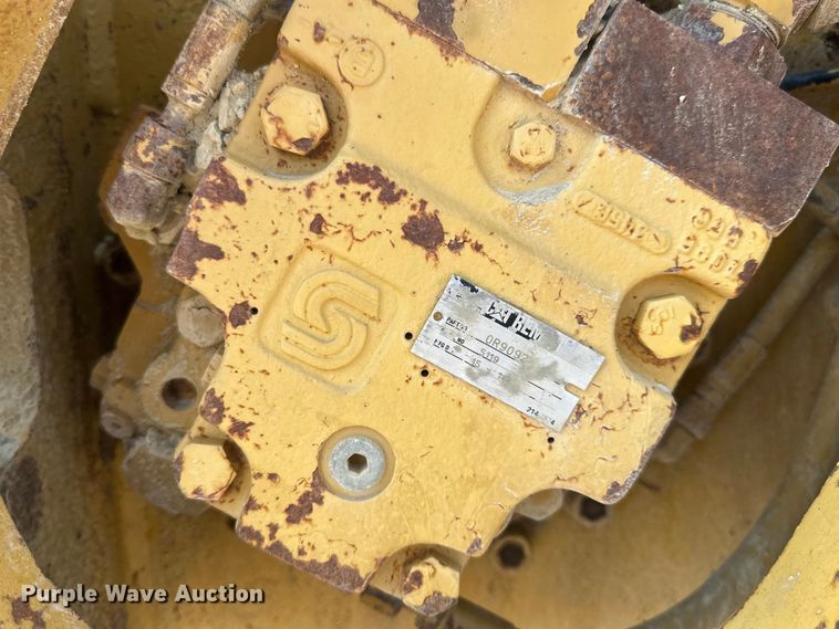 image for item EE4012 1995 Caterpillar CB-634 double drum vibratory roller