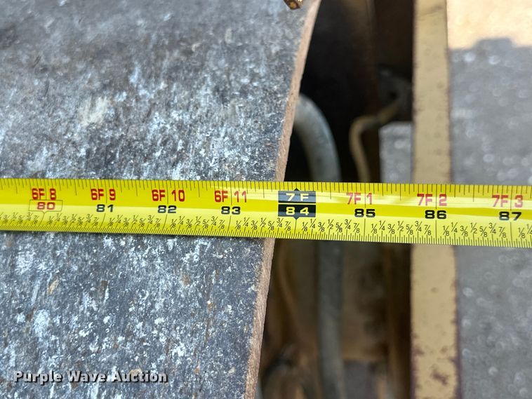 image for item EE4012 1995 Caterpillar CB-634 double drum vibratory roller