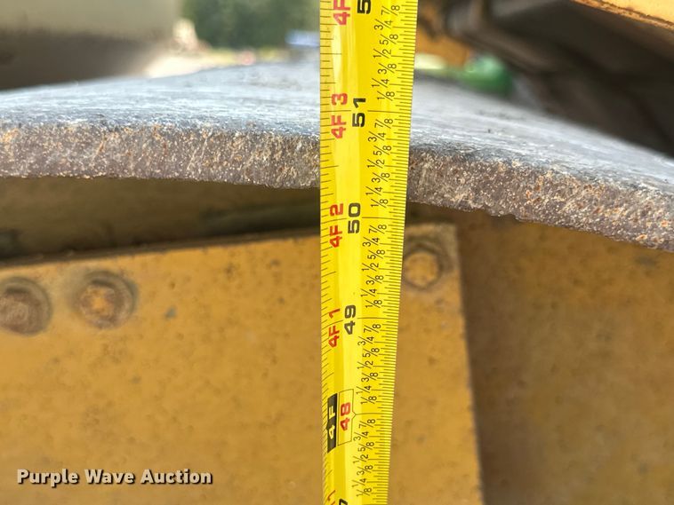 image for item EE4012 1995 Caterpillar CB-634 double drum vibratory roller