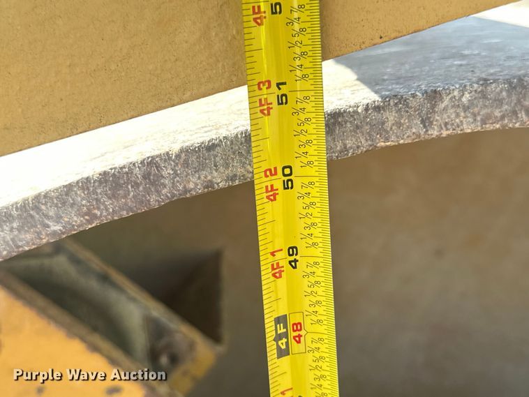 image for item EE4012 1995 Caterpillar CB-634 double drum vibratory roller