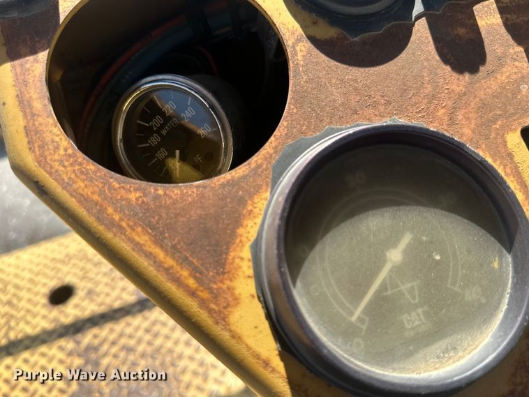 image for item EE4012 1995 Caterpillar CB-634 double drum vibratory roller