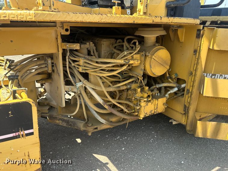 image for item EE4012 1995 Caterpillar CB-634 double drum vibratory roller