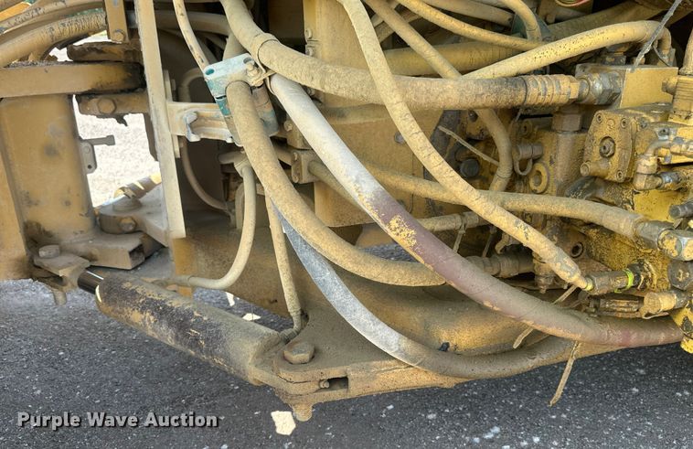 image for item EE4012 1995 Caterpillar CB-634 double drum vibratory roller