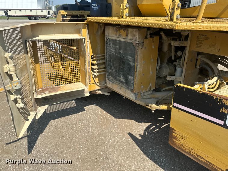 image for item EE4012 1995 Caterpillar CB-634 double drum vibratory roller