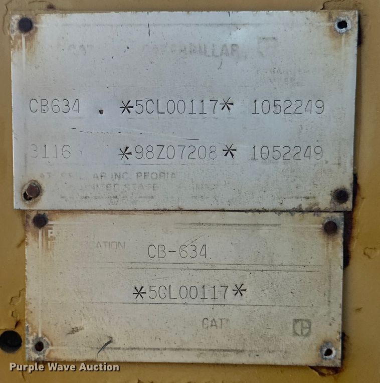 image for item EE4012 1995 Caterpillar CB-634 double drum vibratory roller