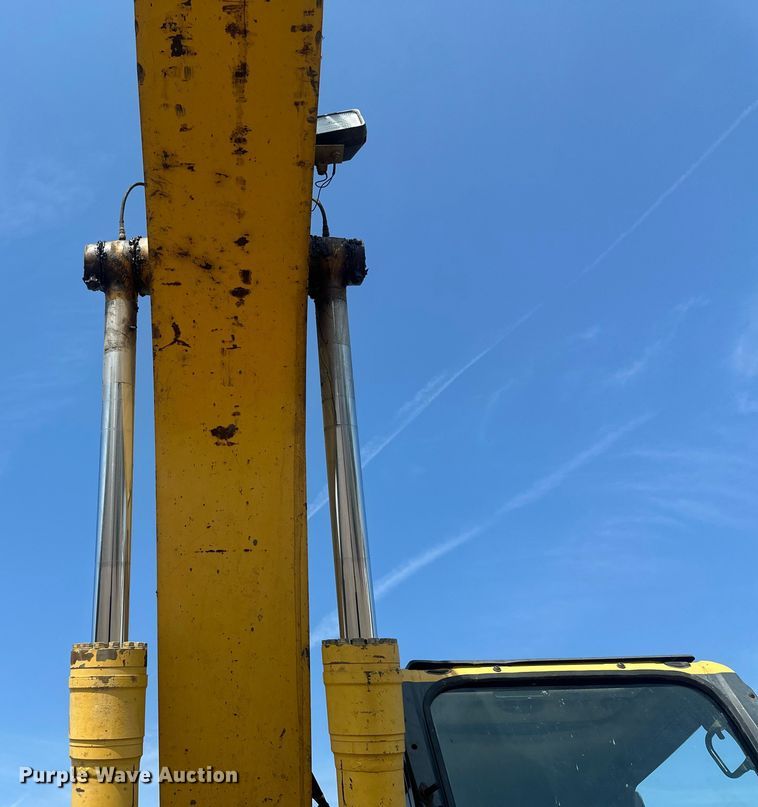 image for item EE4013 2006 Komatsu PC200LC-7 excavator