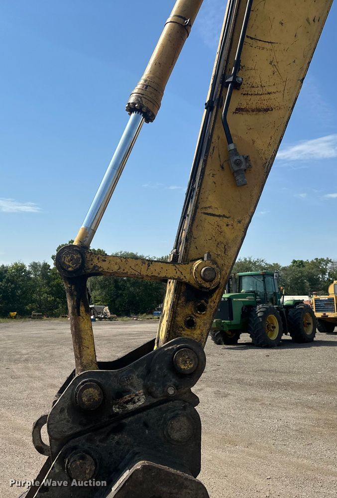 image for item EE4013 2006 Komatsu PC200LC-7 excavator