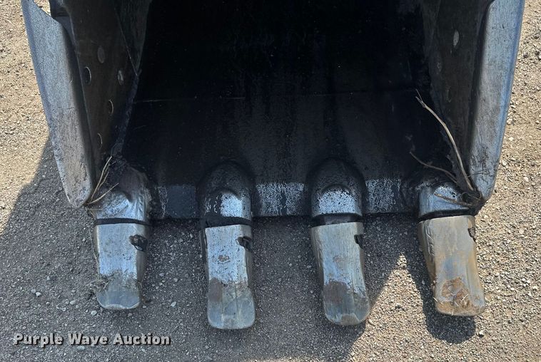 image for item EE4013 2006 Komatsu PC200LC-7 excavator