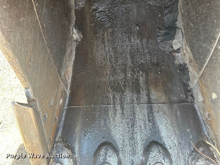 image for item EE4013 2006 Komatsu PC200LC-7 excavator