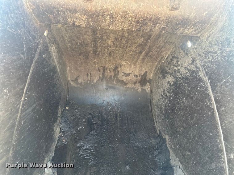 image for item EE4013 2006 Komatsu PC200LC-7 excavator