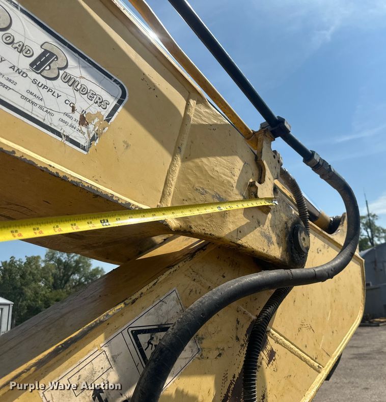 image for item EE4013 2006 Komatsu PC200LC-7 excavator