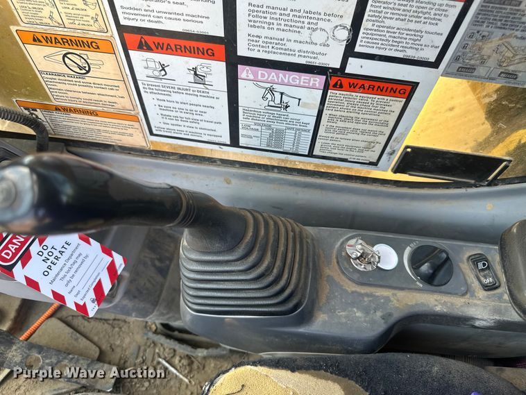 image for item EE4013 2006 Komatsu PC200LC-7 excavator