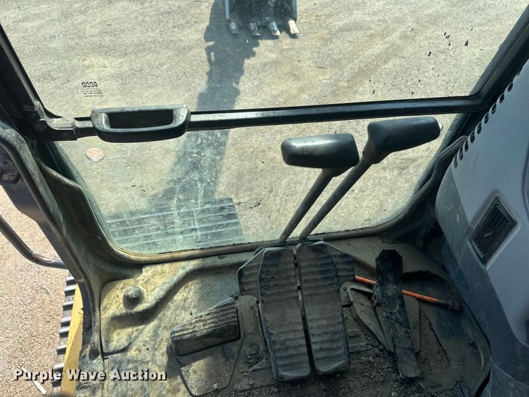 image for item EE4013 2006 Komatsu PC200LC-7 excavator