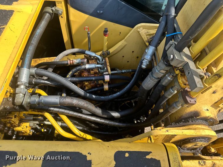 image for item EE4013 2006 Komatsu PC200LC-7 excavator