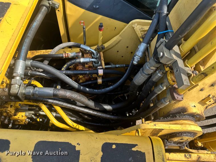 image for item EE4013 2006 Komatsu PC200LC-7 excavator