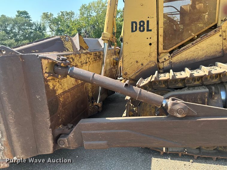 image for item EE4014 1985 Caterpillar D8L dozer