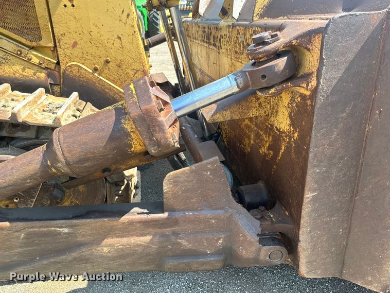 image for item EE4014 1985 Caterpillar D8L dozer