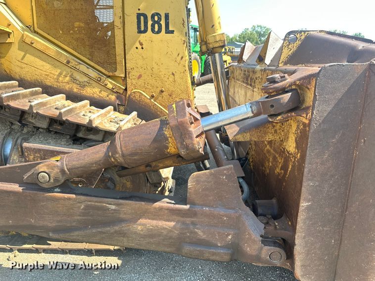 image for item EE4014 1985 Caterpillar D8L dozer