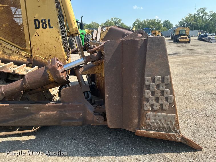 image for item EE4014 1985 Caterpillar D8L dozer