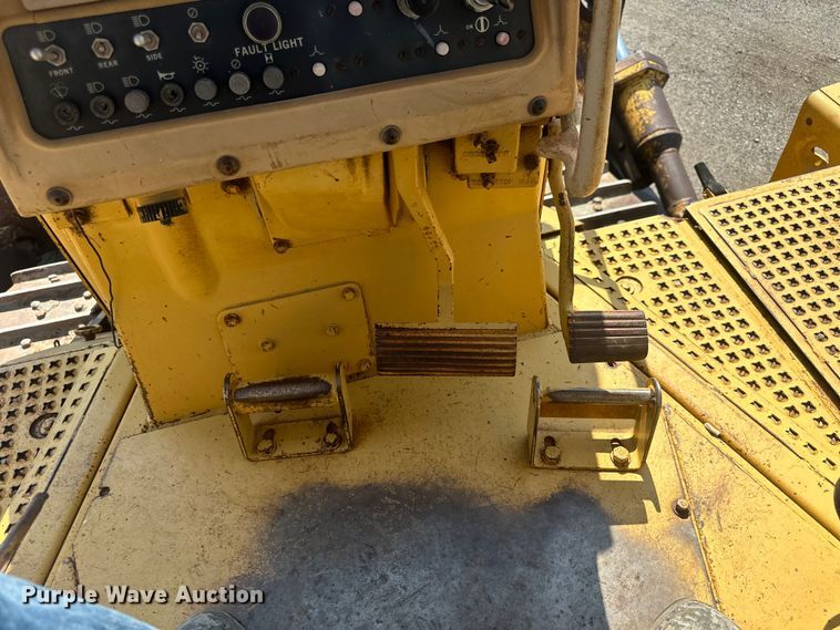 image for item EE4014 1985 Caterpillar D8L dozer