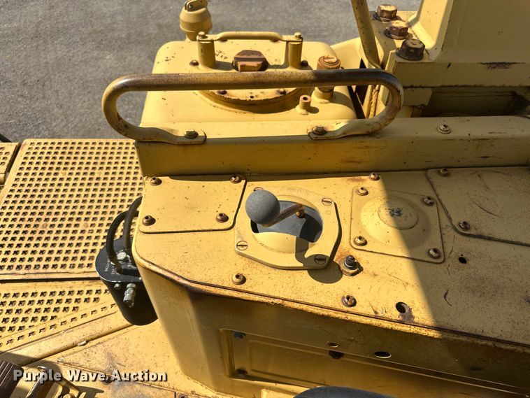 image for item EE4014 1985 Caterpillar D8L dozer