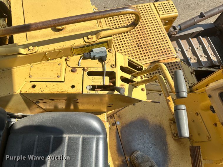 image for item EE4014 1985 Caterpillar D8L dozer