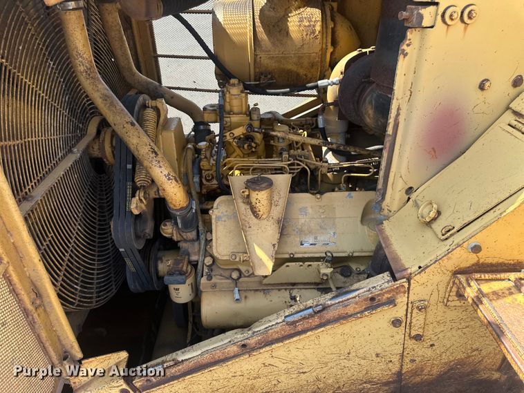 image for item EE4014 1985 Caterpillar D8L dozer