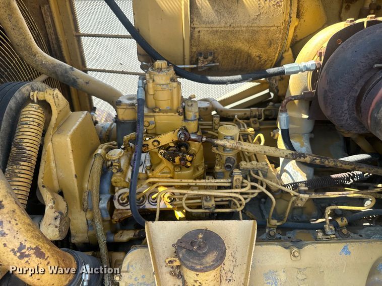 image for item EE4014 1985 Caterpillar D8L dozer