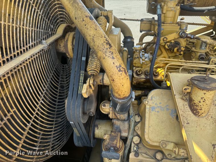 image for item EE4014 1985 Caterpillar D8L dozer