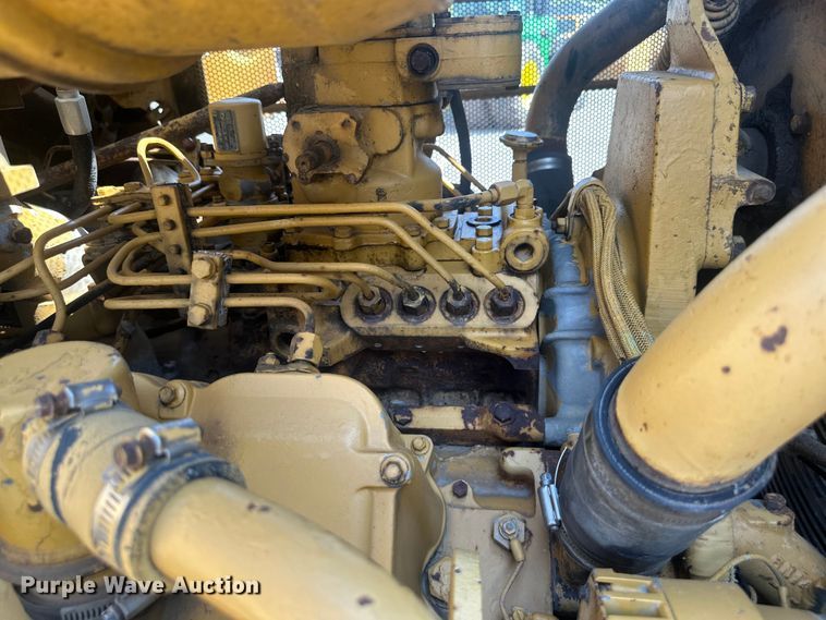 image for item EE4014 1985 Caterpillar D8L dozer
