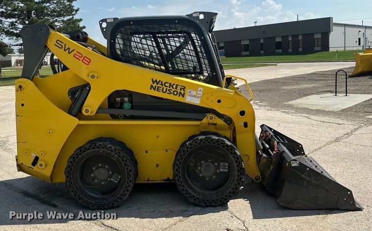 image for item EE4015 2016 Wacker Neuson SW 28 skid steer loader