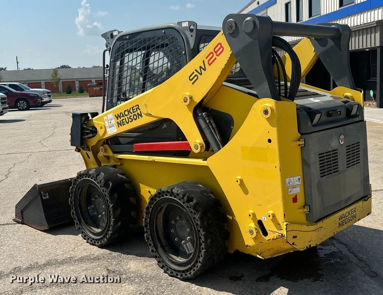 image for item EE4015 2016 Wacker Neuson SW 28 skid steer loader