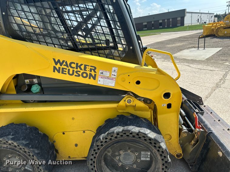 image for item EE4015 2016 Wacker Neuson SW 28 skid steer loader