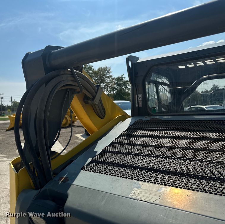 image for item EE4015 2016 Wacker Neuson SW 28 skid steer loader