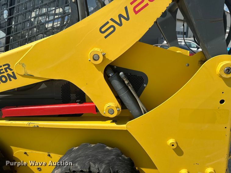 image for item EE4015 2016 Wacker Neuson SW 28 skid steer loader