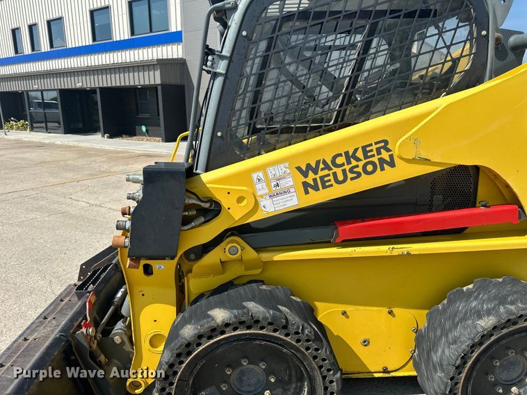 image for item EE4015 2016 Wacker Neuson SW 28 skid steer loader