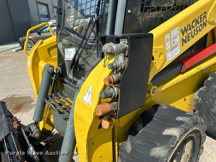 image for item EE4015 2016 Wacker Neuson SW 28 skid steer loader