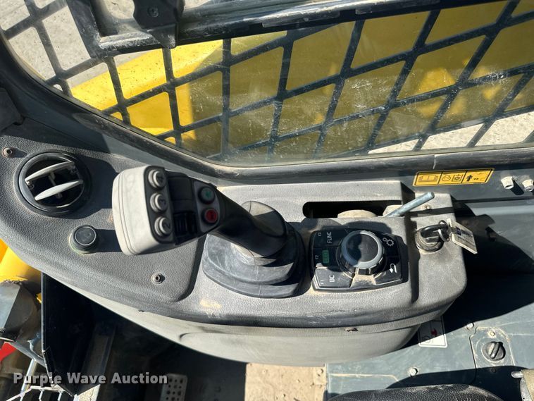 image for item EE4015 2016 Wacker Neuson SW 28 skid steer loader