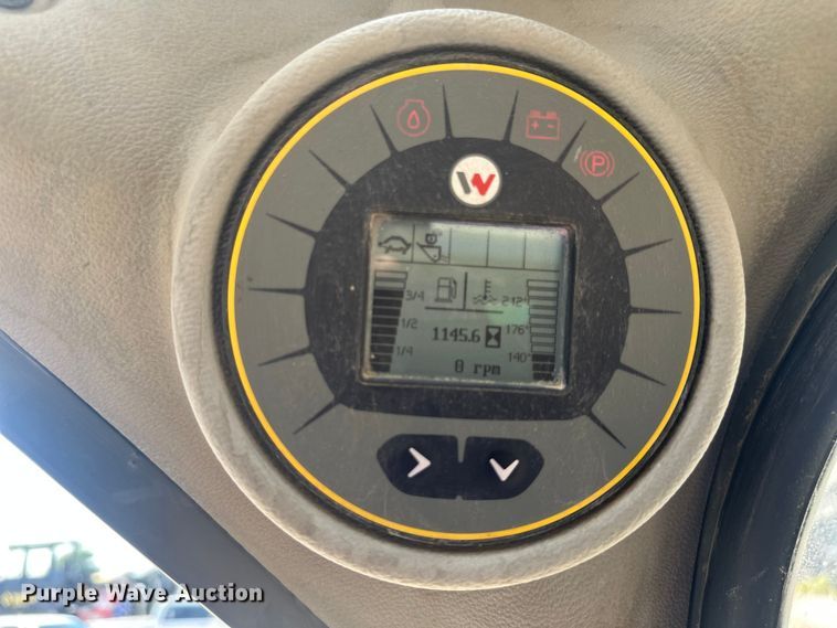 image for item EE4015 2016 Wacker Neuson SW 28 skid steer loader