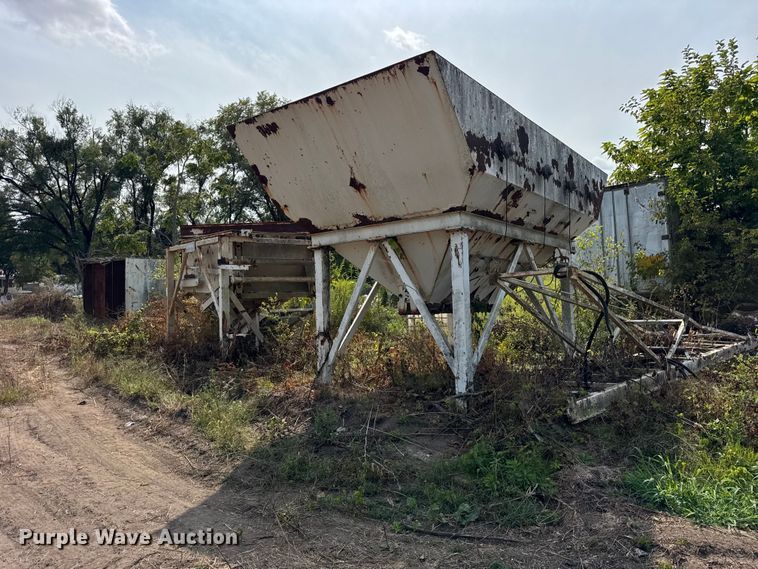 image for item EF2106 McNeilus batch plant